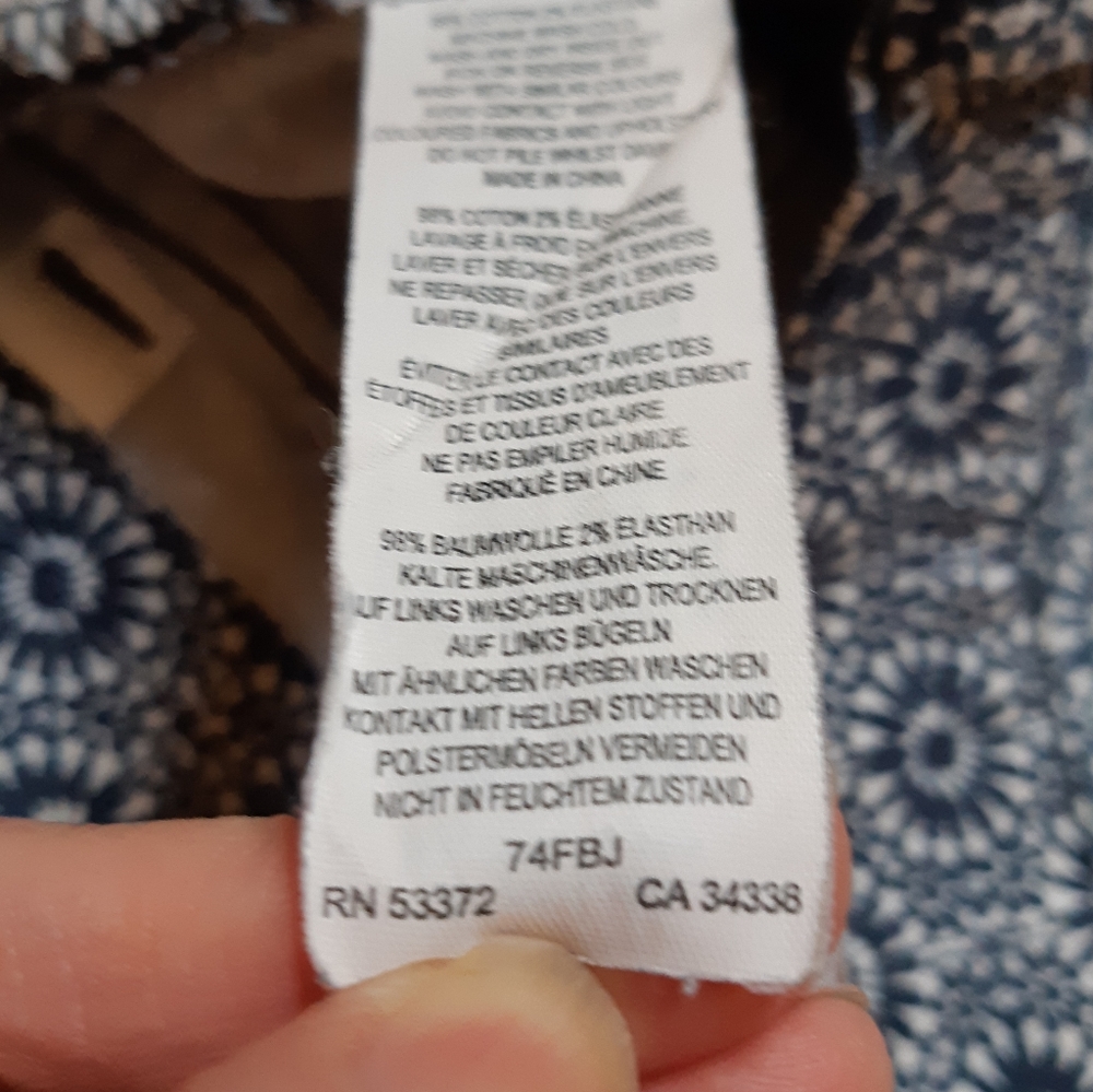 2/25$***French Connection Patterned Jeans - Picture 7 of 7